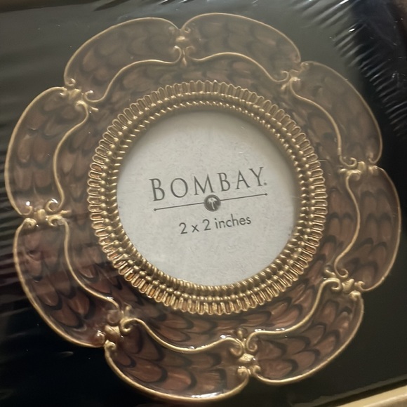 SET/3 FRAMES BOMBAY COMPANY Set of 3 Enameled Flower Frames, New in sealed box - Picture 11 of 12